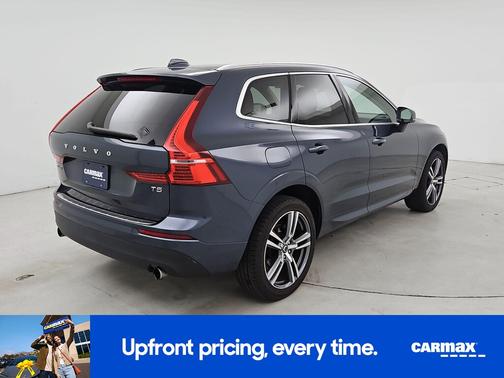 Blue 2020 Volvo XC60 T5 Momentum