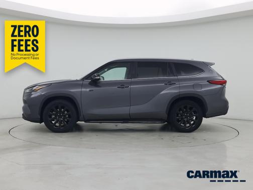 Gray 2023 Toyota Highlander Hybrid XLE