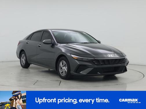 Gray 2025 Hyundai ELANTRA SE