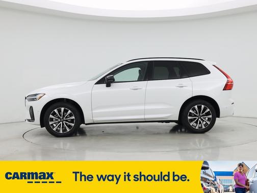 2023 Volvo XC60 B5 Plus Dark Theme