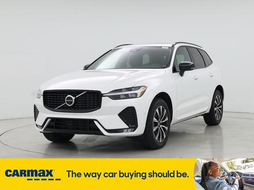 2023 Volvo XC60 B5 Plus Dark Theme
