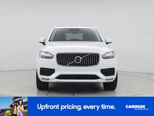 White 2022 Volvo XC90 T6 Momentum