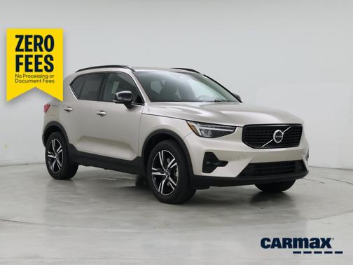 Silver 2023 Volvo XC40 B4 Plus Dark Theme