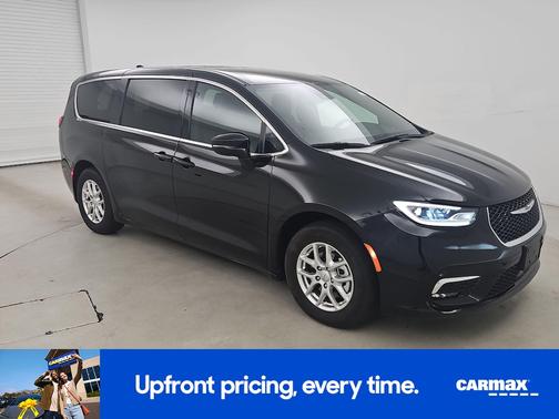 Black 2025 Chrysler Pacifica Select