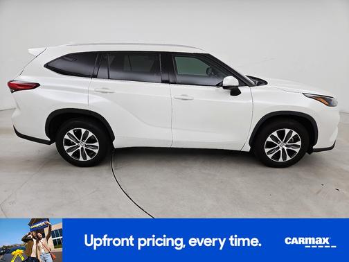 Pearl 2021 Toyota Highlander XLE