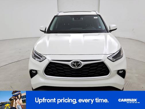 Pearl 2021 Toyota Highlander XLE