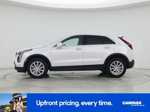 White 2023 Cadillac XT4 Luxury
