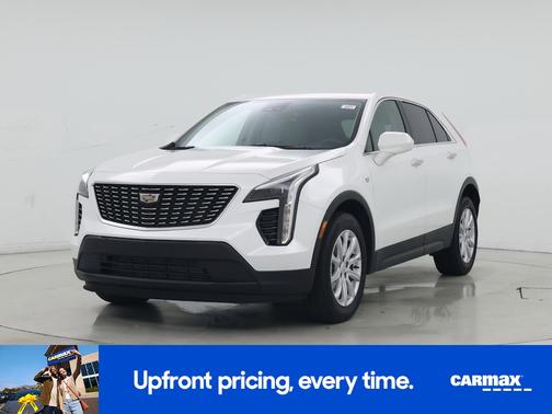 White 2023 Cadillac XT4 Luxury