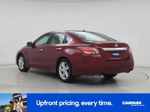 Red 2015 Nissan Altima SL