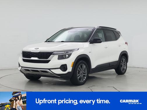 White 2021 Kia Seltos S