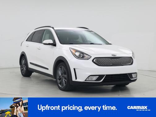 White 2017 Kia Niro EX