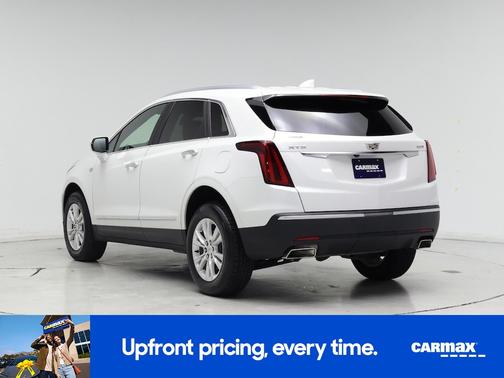 White 2022 Cadillac XT5 Luxury