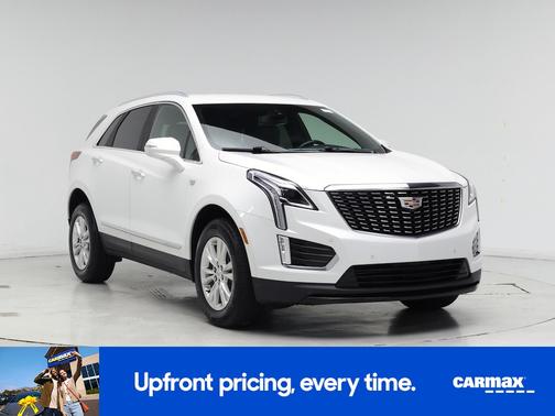 White 2022 Cadillac XT5 Luxury