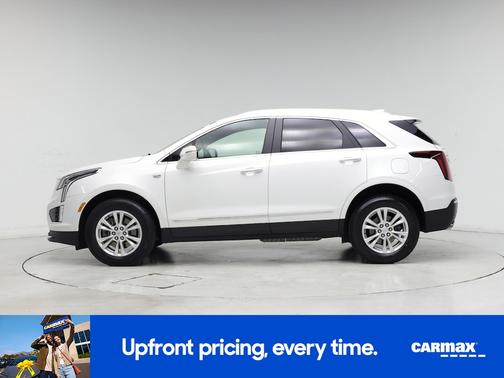 White 2022 Cadillac XT5 Luxury
