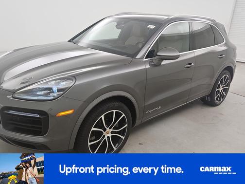 Gray 2023 Porsche Cayenne S