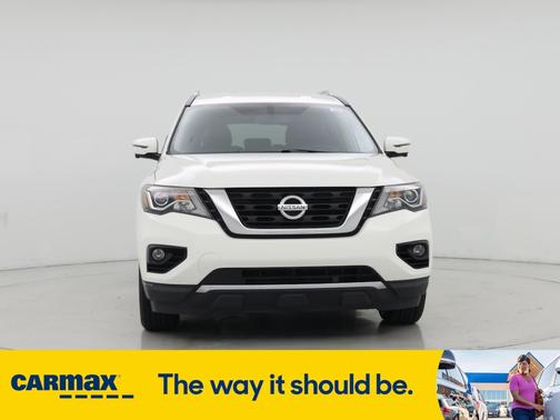 2020 Nissan Pathfinder SL