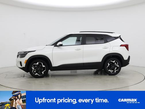White 2025 Kia Seltos S
