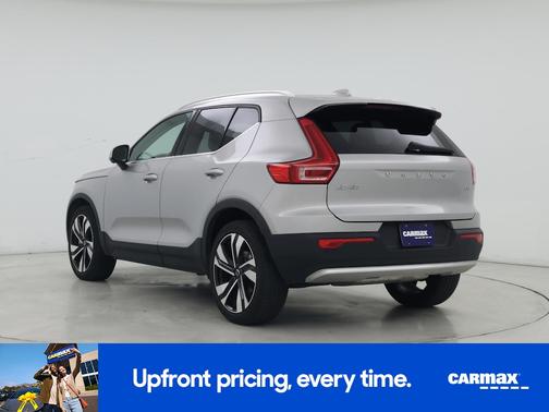 2023 Volvo XC40 B4 Plus Bright Theme