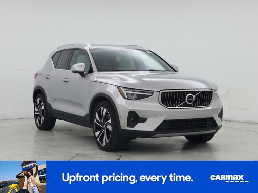 2023 Volvo XC40 B4 Plus Bright Theme