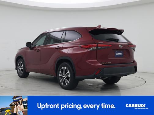 Burgundy 2021 Toyota Highlander XLE