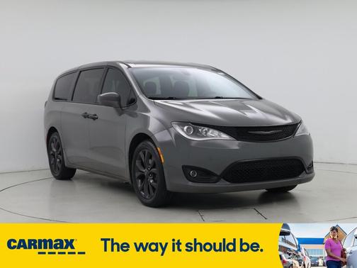 2020 Chrysler Pacifica Touring