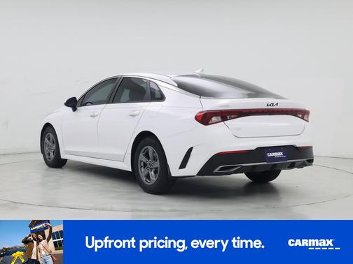 White 2023 Kia K5 LXS
