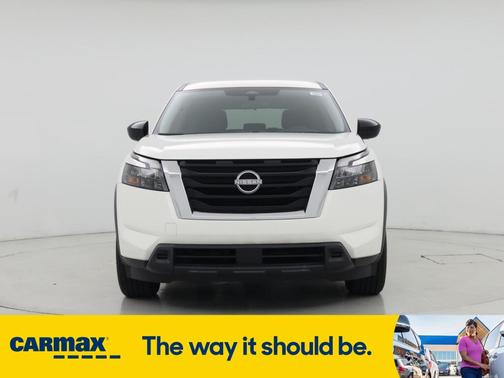 2023 Nissan Pathfinder S