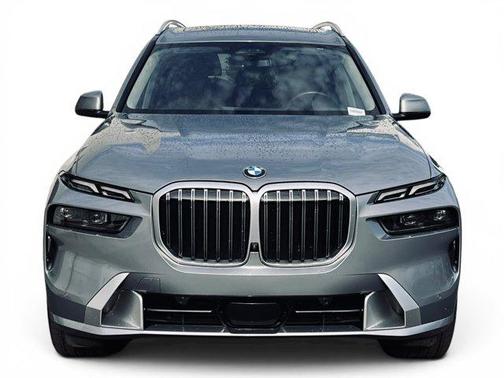 Gray Metallic 2024 BMW X7 xDrive40i