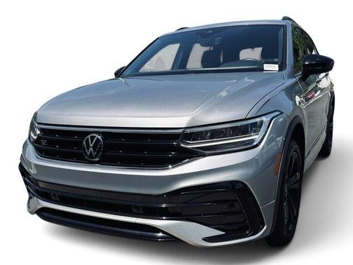 Pyrite Silver Metallic 2023 Volkswagen Tiguan 2.0T SE R-Line Black