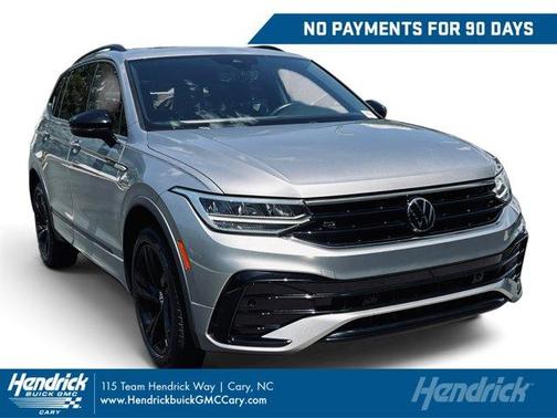 Pyrite Silver Metallic 2023 Volkswagen Tiguan 2.0T SE R-Line Black