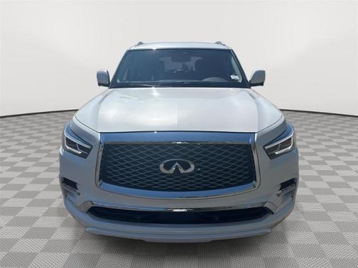 Moonstone White 2024 INFINITI QX80 LUXE