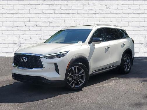 2024 INFINITI QX60 LUXE