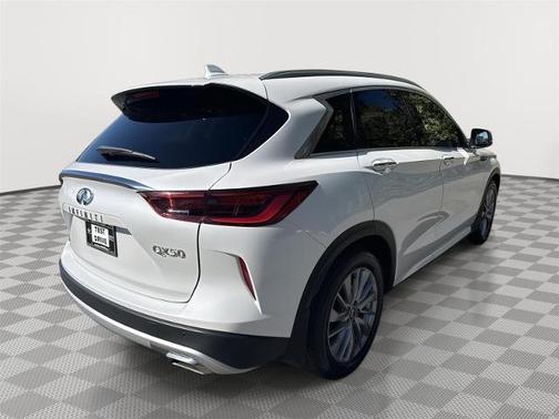 2025 INFINITI QX50 LUXE