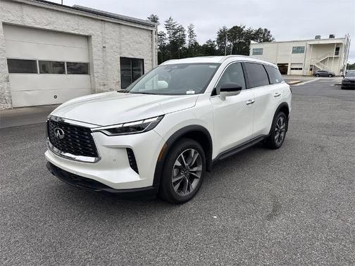 2024 INFINITI QX60 LUXE