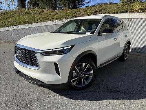 2025 INFINITI QX60 LUXE