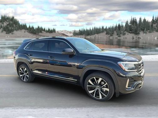 Deep Black Pearl 2024 Volkswagen Atlas Cross Sport 2.0T SEL Premium