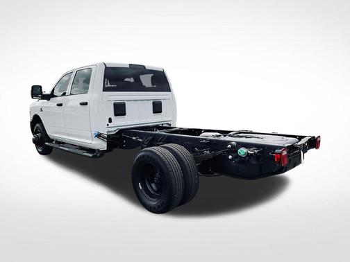 Bright White Clearcoat 2027 RAM 3500 Tradesman