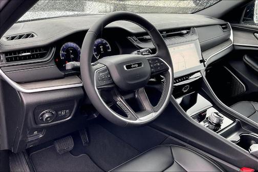Silver Zynith 2026 Jeep Grand Cherokee Limited