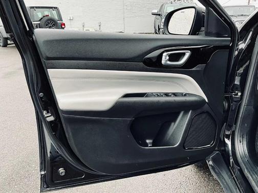 Diamond Black 2025 Jeep Compass Limited