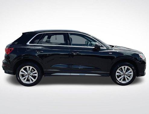 Mythos Black Metallic 2025 Audi Q3 45 S line Premium