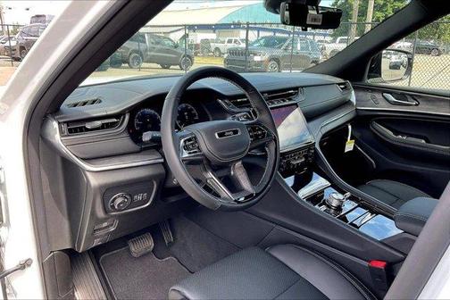 Bright White Clearcoat 2025 Jeep Grand Cherokee L Overland
