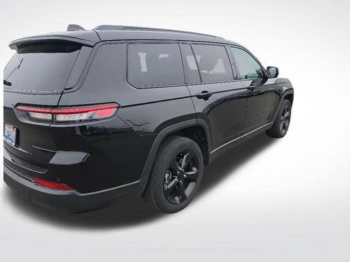 Diamond Black 2023 Jeep Grand Cherokee L Laredo