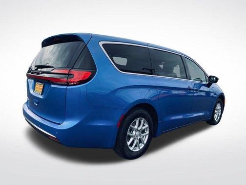 Hydro Blue Pearlcoat 2027 Chrysler Pacifica SELECT