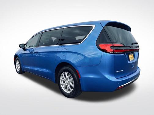 Hydro Blue Pearlcoat 2027 Chrysler Pacifica SELECT