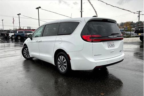 2024 Chrysler Pacifica Hybrid Select