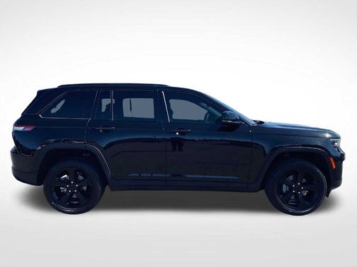Diamond Black 2023 Jeep Grand Cherokee Altitude