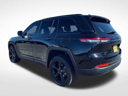 Diamond Black 2023 Jeep Grand Cherokee Altitude