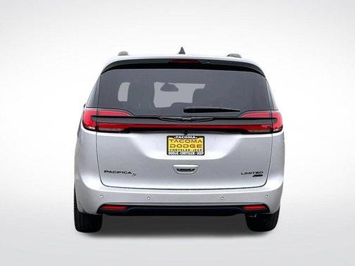 Silver Mist Clearcoat 2026 Chrysler Pacifica Limited
