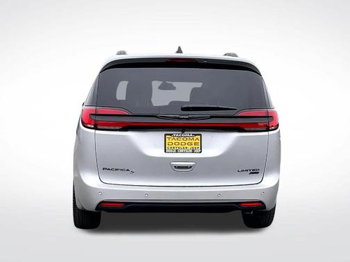 Silver Mist Clearcoat 2026 Chrysler Pacifica Limited