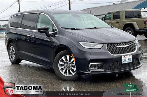 2023 Chrysler Pacifica Hybrid Touring L